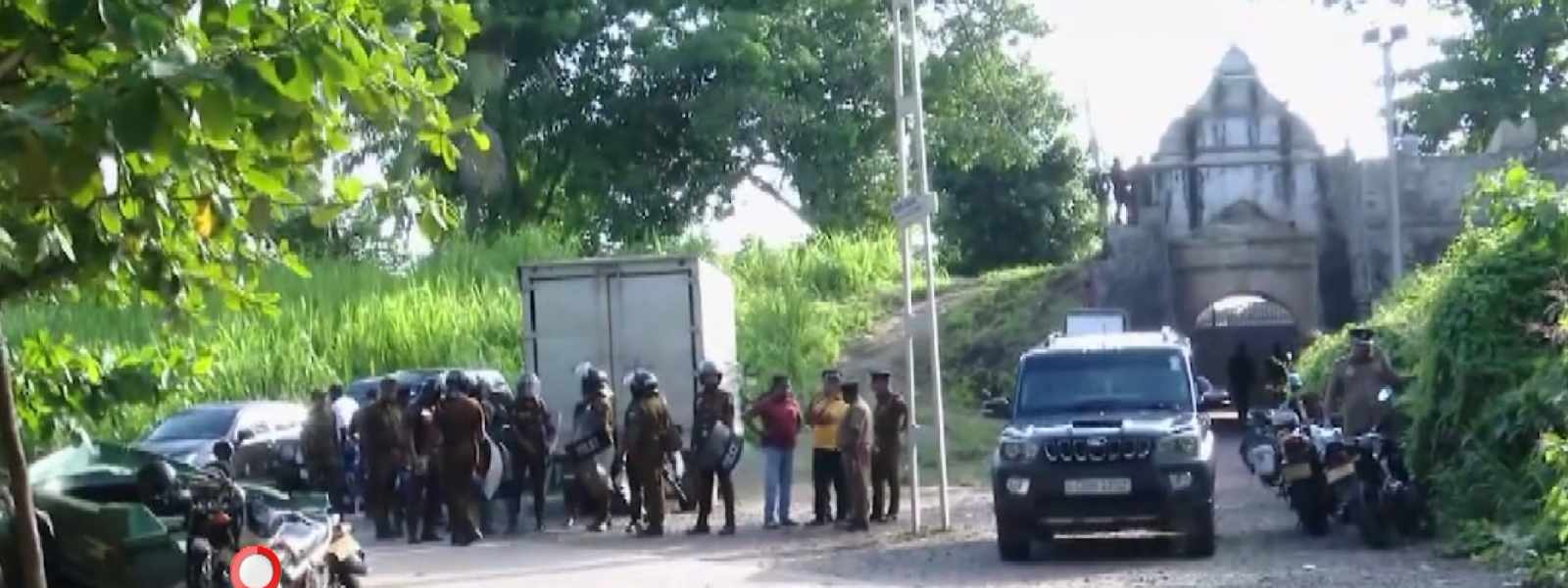 මීගමුව බන්ධනාගාරයේ ගැටුමක්: රැඳවියන් දෙදෙනෙකු මරුට